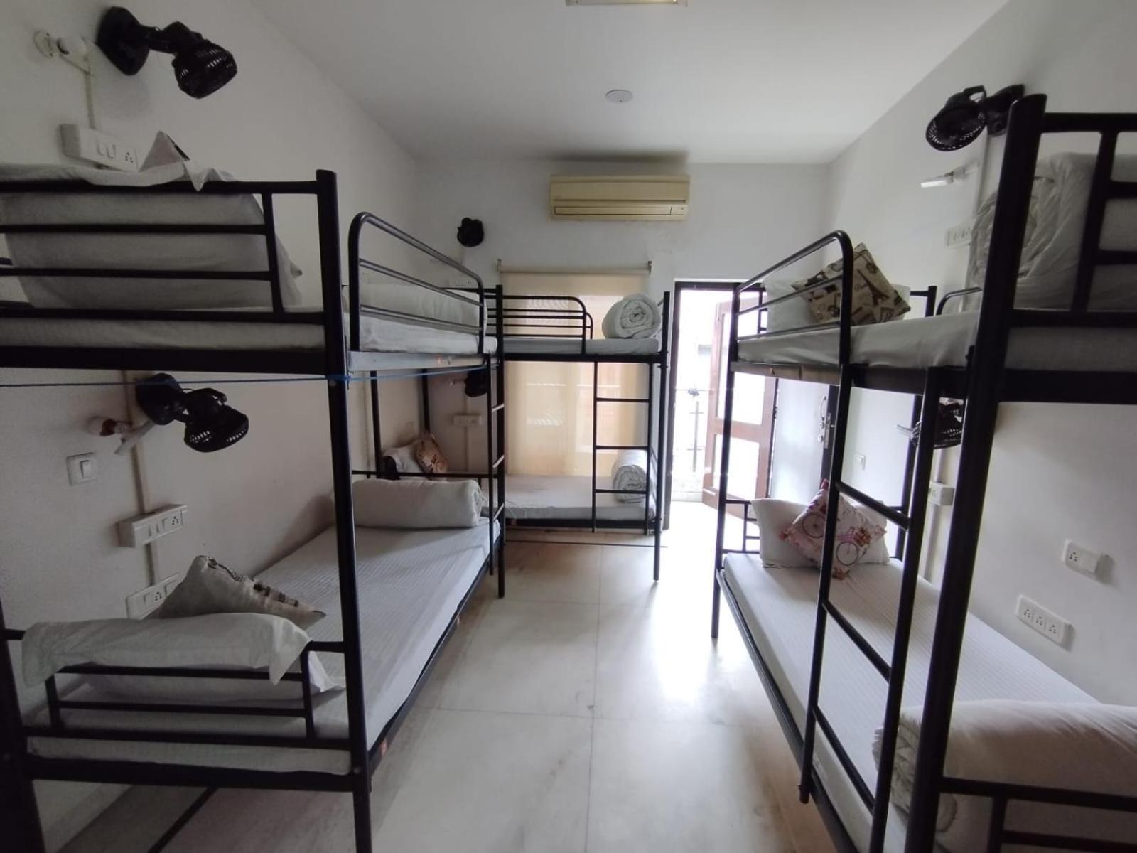 A Sleepy Fox Hostel Új-Delhi Kültér fotó