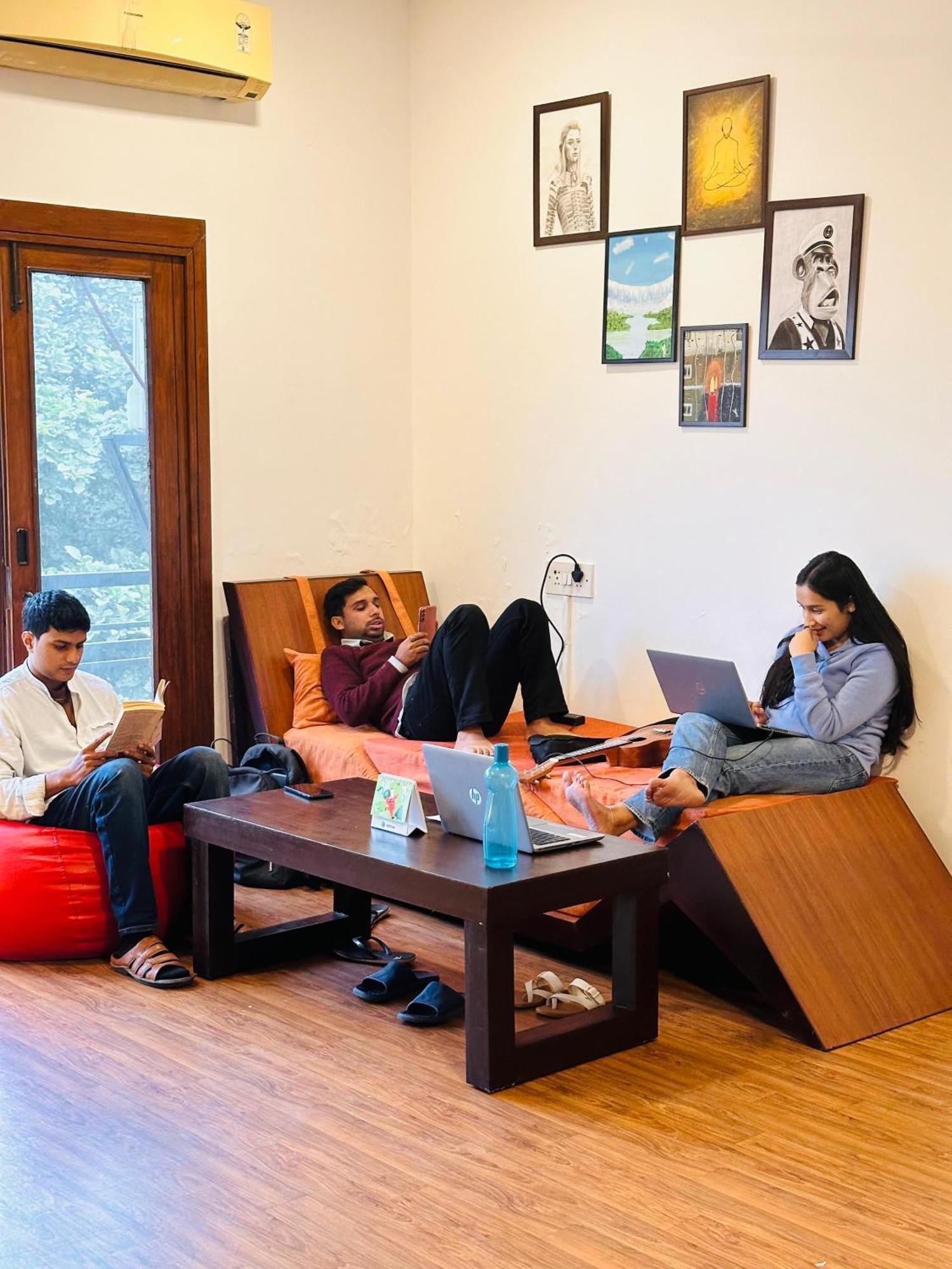 A Sleepy Fox Hostel Új-Delhi Kültér fotó