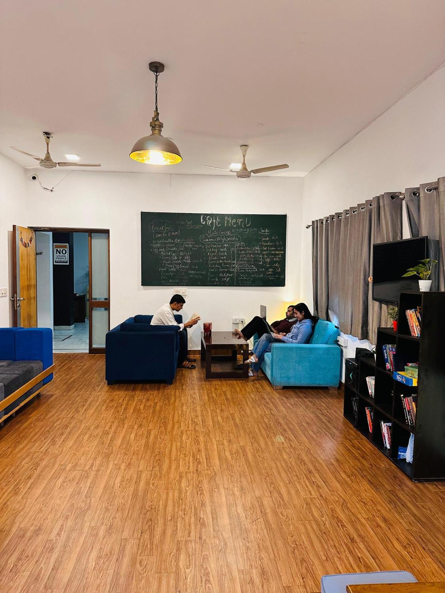 A Sleepy Fox Hostel Új-Delhi Kültér fotó